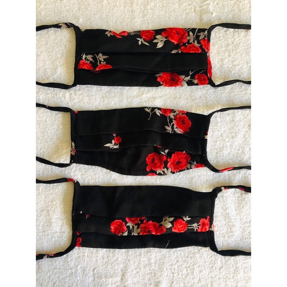 Reformation Accessories - Floral Reformation Masks